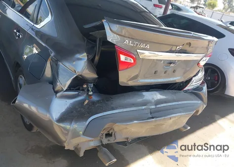 2016 Nissan Altima 2.5 Sr из США, поврежденный, VIN 1N4AL3AP7GC242310